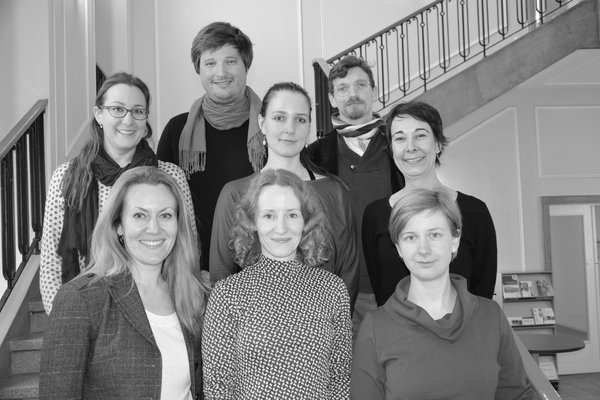 Gruppe der Arbeitsebene und Nicole Tappert der Koordinierungsstelle des Projekts Demokratie und Vielfalt in der Kindertagesbetreuung (2017-2019)